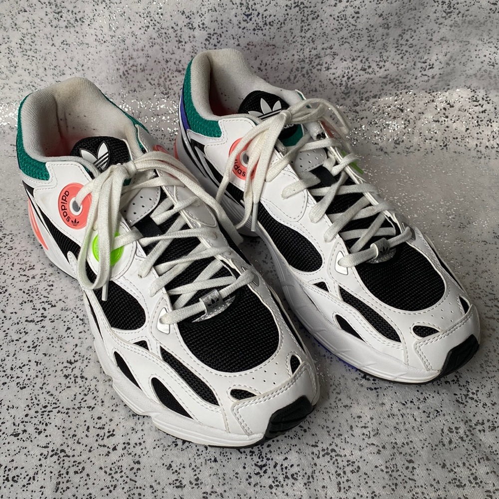 Adidas Astir 8.5